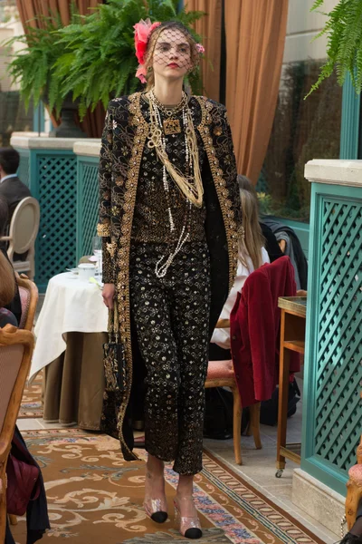 Look 54